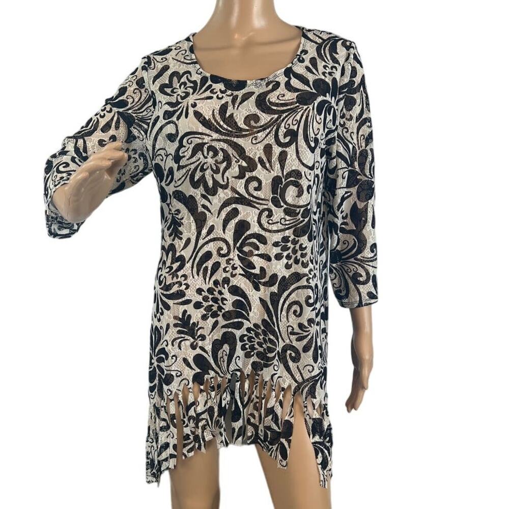 Chico's Travelers Lace Fringe Top Black/Ecru Baroque SZ 2 Travel Leisure Comfort